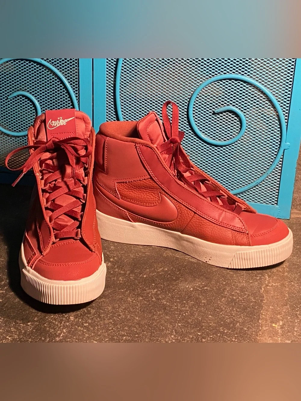 Adorable NWOT NIKE UK high top sneakers,terracotta leather,thick white sole, 8